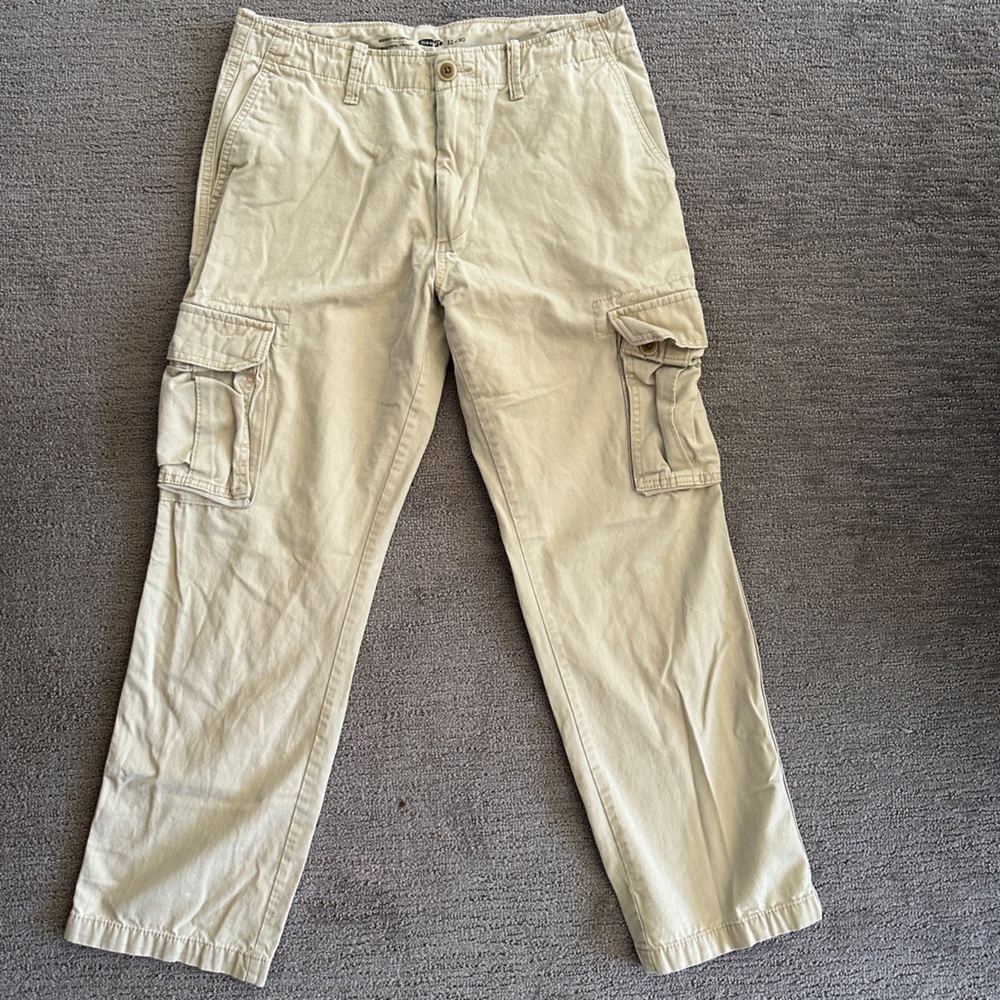 Men’s Old Navy “Broken-In” Cargo pants, size 32/30.  In great condition!